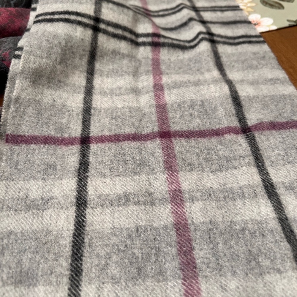 Peck & Peck Gray and Purple Cashmere Scarf